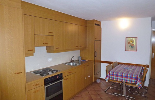 Carona Apartment | Lovely apartment for 3 guests with WIFI, TV, patio, pets allowed and panoramic view
