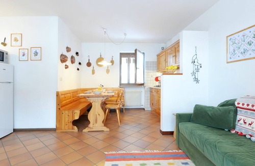 Penia Apartment | Lovely apartment for 4 people with TV and balcony