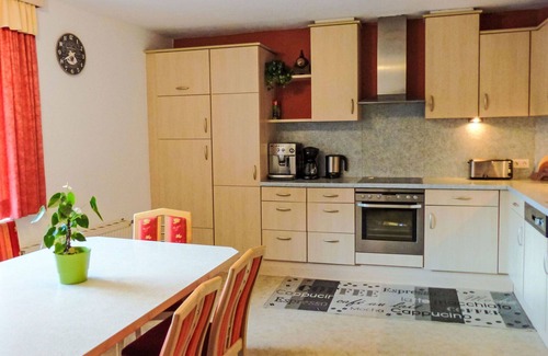 Oetz Apartment | Lovely apartment for 8 people with WIFI, TV, balcony and pets allowed