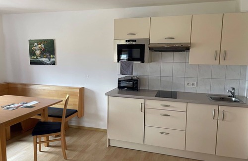 Lahntal Apartment | Lovely apartment for 4 guests with WIFI, TV, balcony, panoramic view and parking