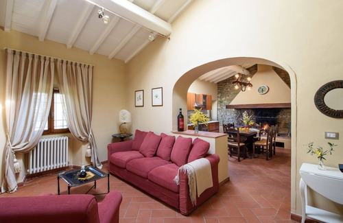 Pontassieve House | Lovely apartment in villa for 6 guests with WIFI, pool, A/C, TV, patio and panoramic view