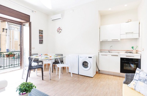 Piazza Roma Apartment | Lovely apartment in Lettere -NA-