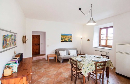 Rufina Villa | Lovely apartment in villa for 4 guests with WIFI, pool, terrace and pets allowed