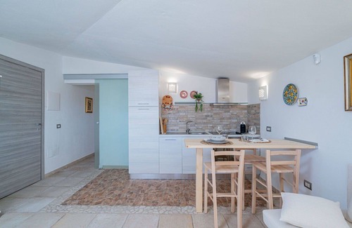 Eden Beach Villa | Lovely apartment in villa for 3 guests with A/C, WIFI, pool, TV and patio