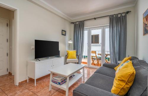 Burgau Apartment | Lovely beach apartment, sea views, rooftop terrace #1974