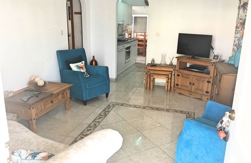 San Fulgencio Villa | Lovely Detached House Near Amenities, WIFI, Sat TV, Aircon, perfect for families