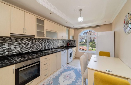 Tosmur Belediyesi Apartment | Lovely Flat with Shared Pools in Alanya