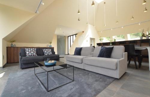 Eekhout Villa | Lovely holiday home 'Walleken' with a pond