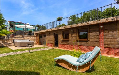 Gabonjin House | Lovely Home In Gabonjin With Kitchen