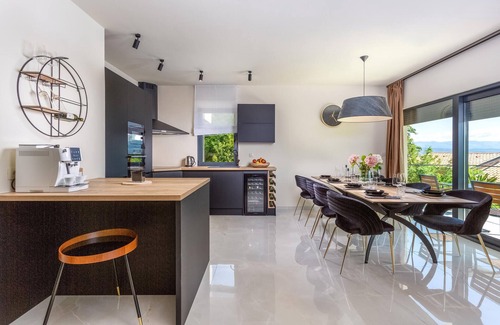 Opric House | Lovely home in Opric with WiFi