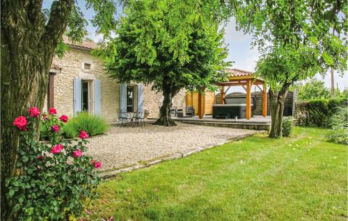 Saint-Aubin-de-Cadelech House | Lovely Home In St Aubin De Cadelech