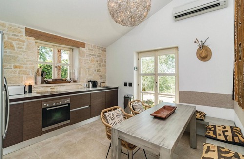 Stifanici House | Lovely home in Stifanici with WiFi