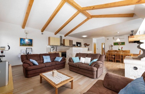 Strpacici House | Lovely home in Visnjan