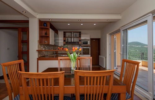 Vrgorac House | Lovely home in Vrgorac with sauna