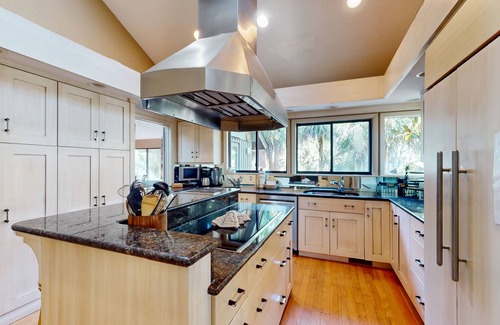 Sea Pines House | Lovely house with gourmet kitchen, screened porch, & open deck