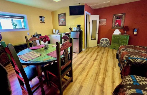 San Lorenzo Apartment | Lovely Kitchen Suite at Lake Roberts