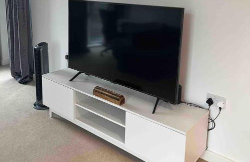 Sydenham Apartment | Lovely one bedroom apartment with balcony