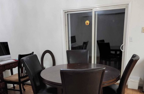 Columbia House | Lovely private bedroom in a serviced duplex2