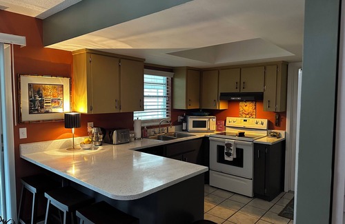New Smyrna Beach House | Lovely Private 2 Bedroom 6 miles to the beach and 5 minutes to the river