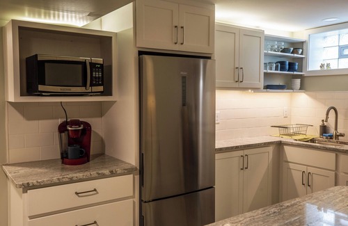 East Harriet Apartment | Lovely quiet garden apartment