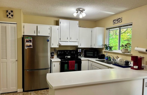 Regional District of Nanaimo House | Lovely, quiet Qualicum Beach home available longer-term at a reduced rate