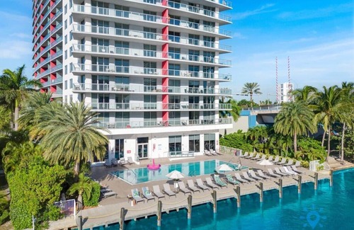 Hallandale Beach Apartment | Lovely Studio with Amazing Views