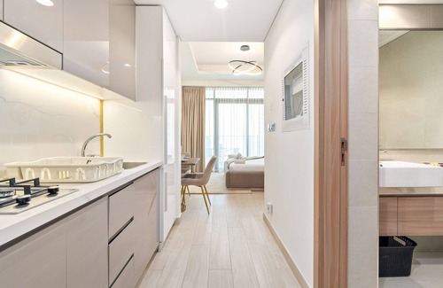 Jadaf Apartment | Lovely Studio with Cozy Balcony and Outdoor Pool