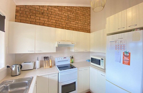 Surf Beach House | Lovely Town House near to the beach.🌴🏠