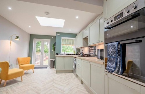 Spetchley House | Lower Chestnut House, 2 Bedroom, Central Worcester