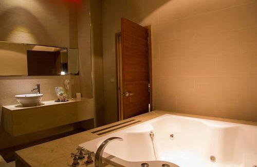 Fuxing Hotel | Lu Kang Villa Spa