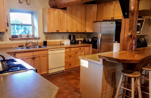 Four Corners Cabin | Lucky Dog Lodge - Spectacular Large Group Accommodations!