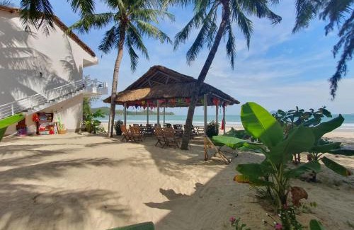 Song Cau Bed & Breakfast | Lucky Spot Beach Bungalow - Book 3 nights & get 1 pick up for free