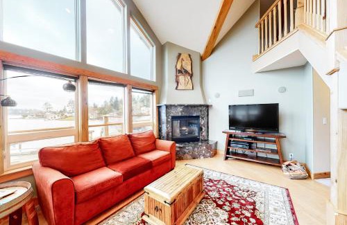 Lincoln City House | Lucy's Lagoon