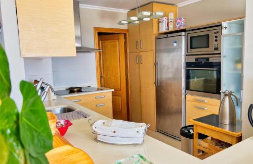 Aguino Apartment | Lujo y vistas panorámicas en primera línea de mar