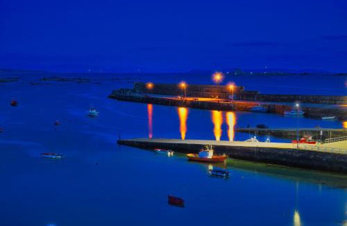 Aguino Apartment | Lujo y vistas panorámicas en primera línea de mar