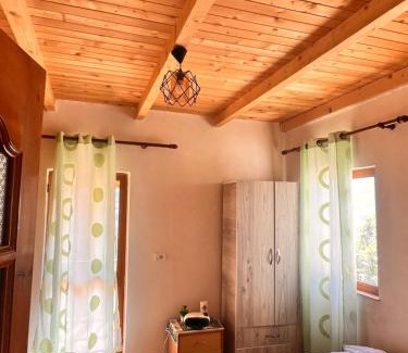 Kukes County House | Lulebore Guesthouse