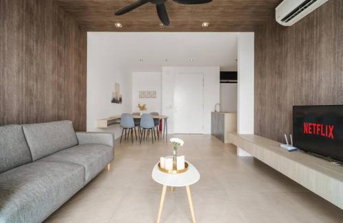 Tropicana Apartment | Lumi Tropicana Netflix CityView Balcony Muji 6pax