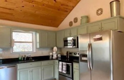 Marble Cabin | Luna's Creekside Retreat - Murphy NC
