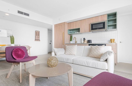 Downtown Miami Apartment | Lux 2BR Condo With Pool, Spa & Gym Access