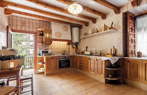 Carabana House | Lux 5BR Villa. Pool, WineCellar,Gardens,Games and BBQ