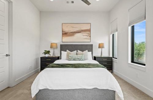 Old East Dallas House | Lux 6BR 2Game Rooms Dallas