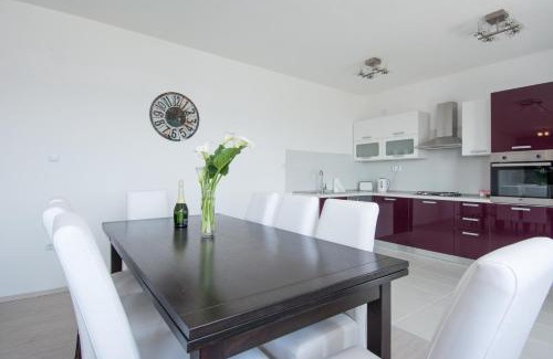 Seget Donji Apartment | Lux apartman s pogledom na more