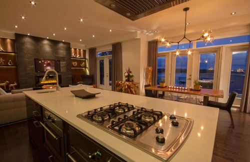 Halifax House | Lux Exec Home HFX Waterfront Pool Hot Tub