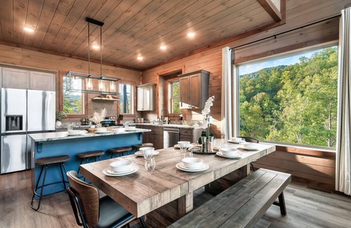 Gatlinburg - Pigeon Forge Cabin | LUX Modern Cabin-VIEW- Privacy-Hot Tub-Heated Pool-Fire pit-Game room-Sleeps 20