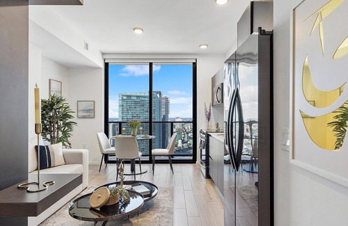 Downtown Miami Apartment | Lux Studio w Sunset Views. No Additional Fees!