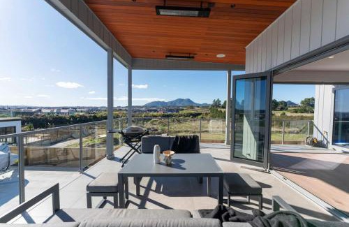 Wharewaka House | Luxe Family Haven in Wharewaka