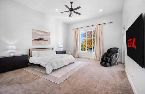 Lindon House | Luxe Family Retreat with Private Pickleball a Large Swim Spa indoor Movie Theatre 2 Outdoor Firepits a Home Gym and more