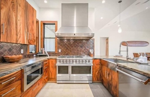 Waikoloa House | Luxe Golf Estate w/Hilton Pool passes - Sleeps 10