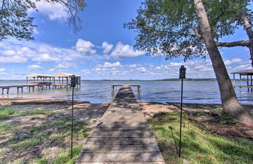 Flint House | Luxe Lakehouse with Sunset Views on Lake Palestine!