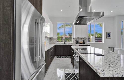 Lake Ridge House | Luxe NEW Modern Home with Pool - N